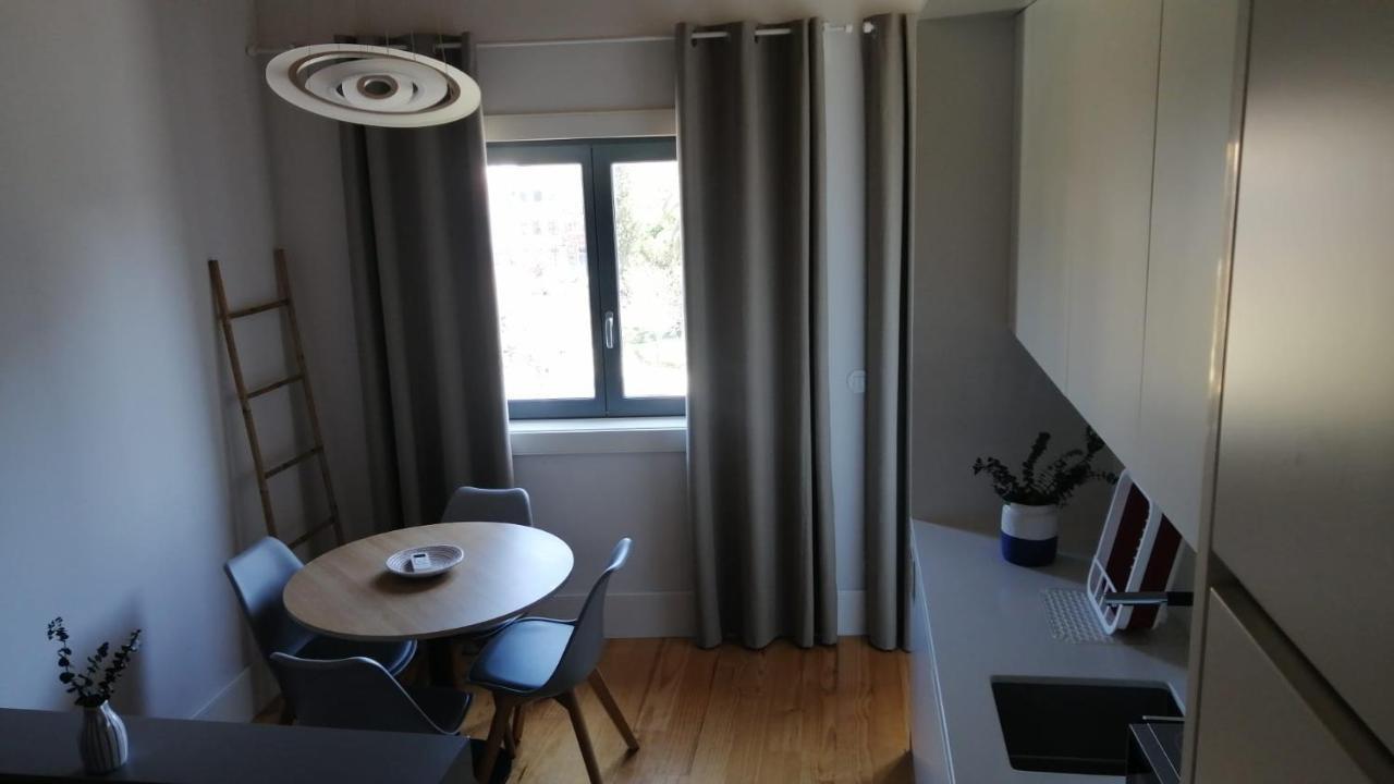 Stunning Downtown Apartment - 4 Pp/ Ac / Tv / Wifi Porto Kültér fotó